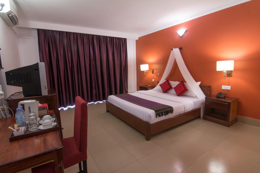 Mekong Angkor Palace Hotel Siem Reap Esterno foto
